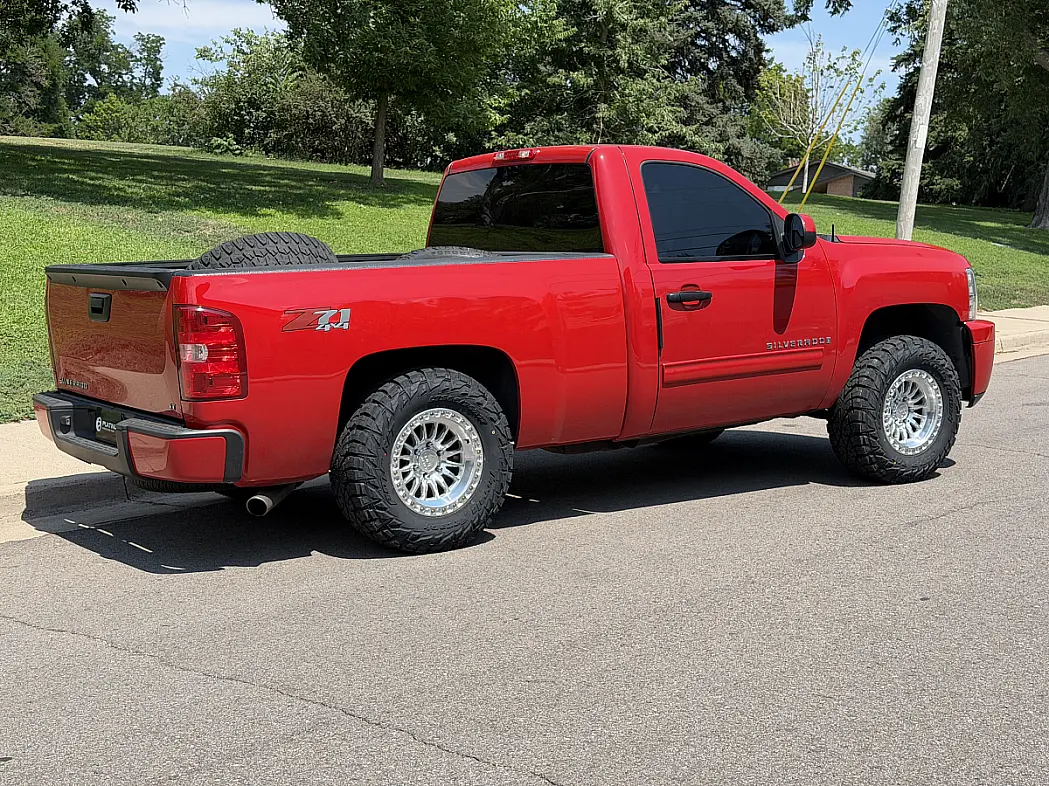 Lock Off-Road Machined with Clear Coat Grit Wheel on 2017 GMC Sierra 1500