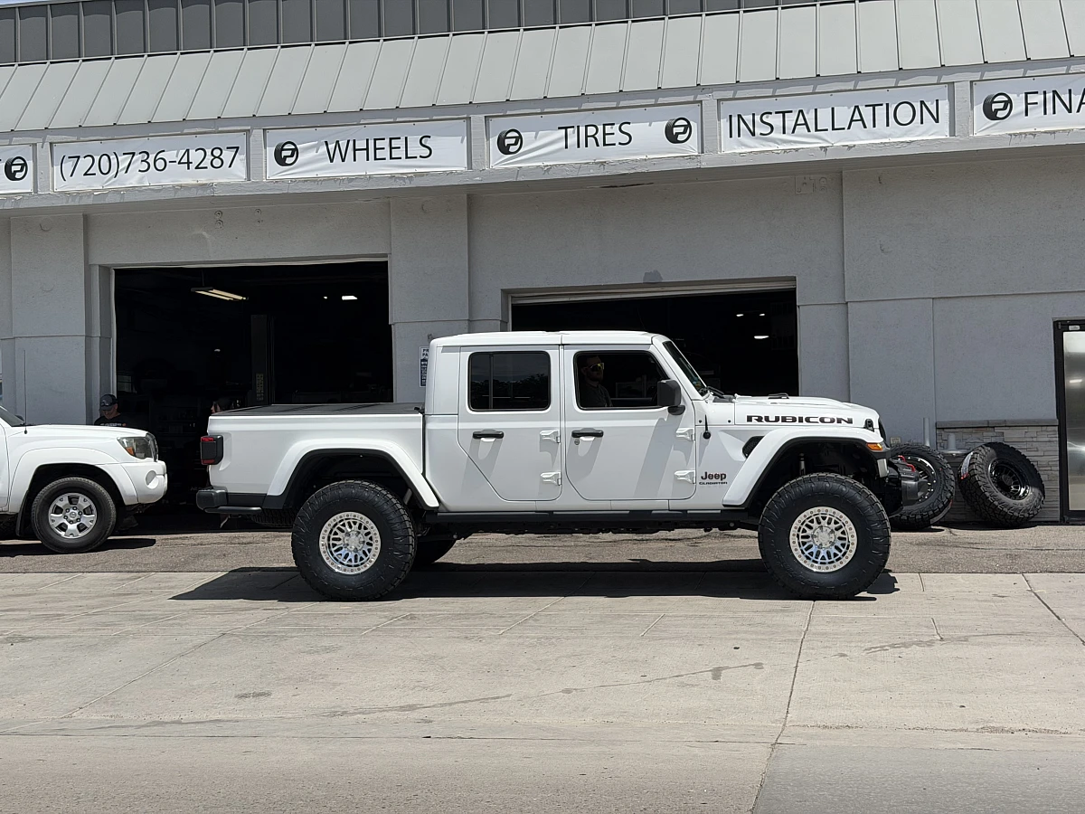 2025 Jeep Gladiator with Lock Off-Road Invader Polished Silver Rims