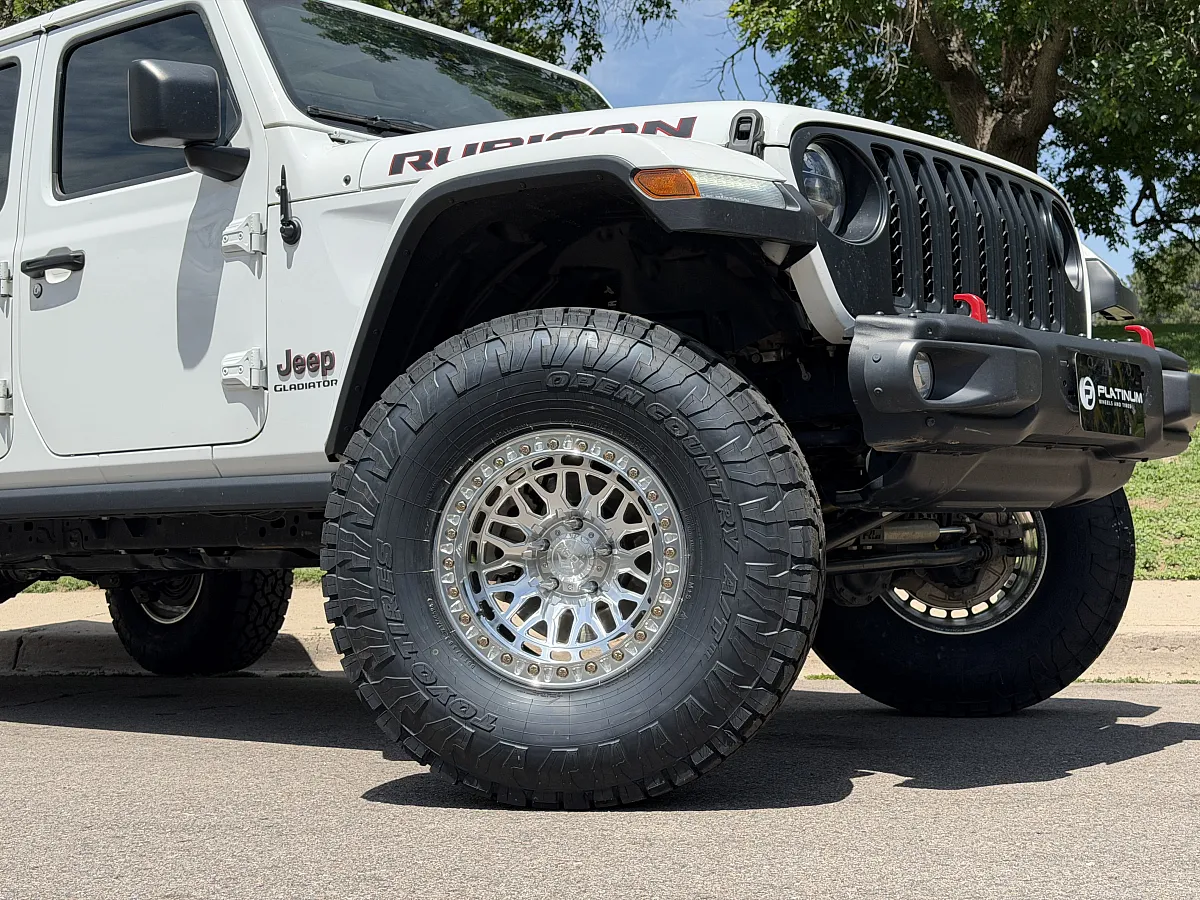 2025 Jeep Gladiator Fitted with Polished Silver Lock Off-Road Invader Rims
