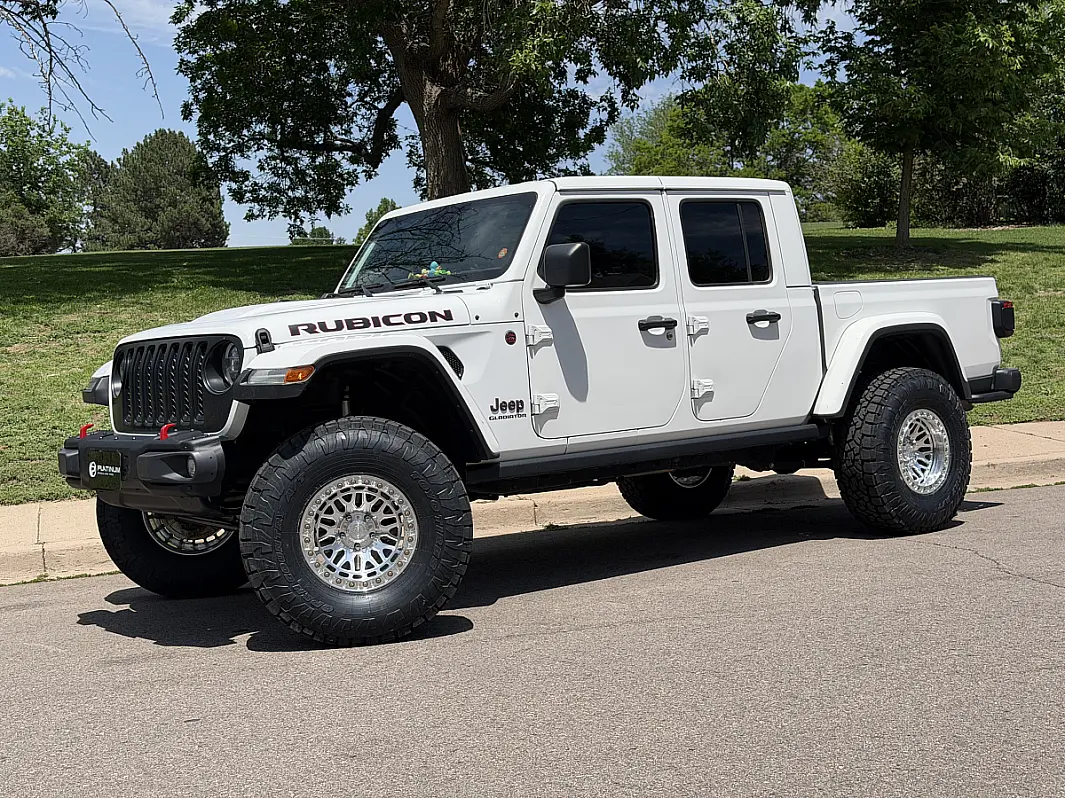 Lock Off-Road Polished Silver Invader Wheel on 2025 Jeep Gladiator