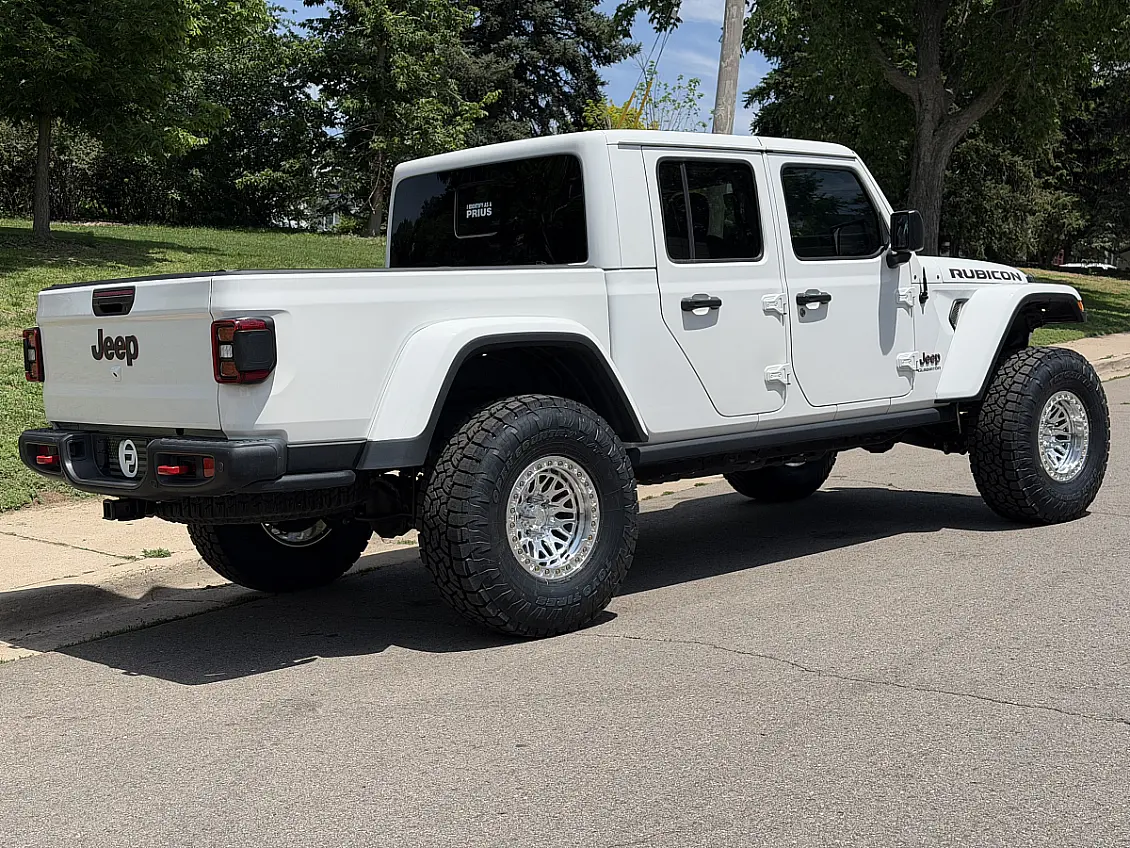 Polished Silver Wheels Lock Off-Road Invader on 2025 Jeep Gladiator