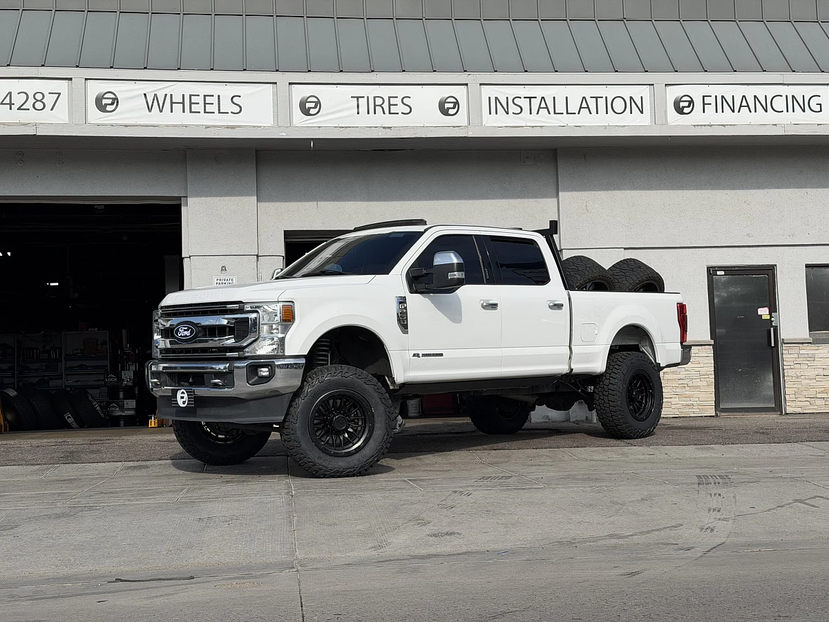 Black Lock Off-Road Krawler Rim on 2019 Ford F-250