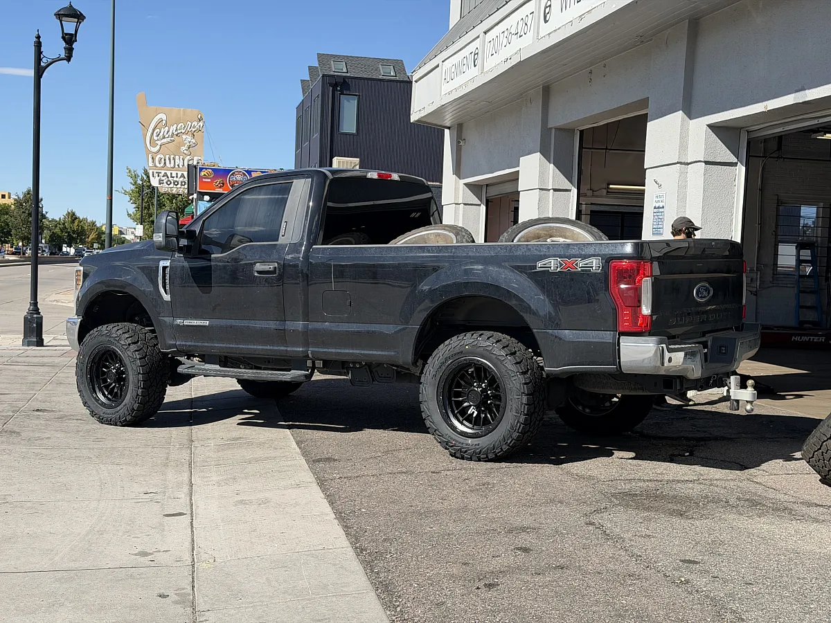2019 Ford F-250 with Lock Off-Road Krawler in Black