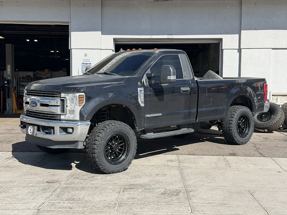 Lock Off-Road Krawler Black Upgrade on 2019 Ford F-250