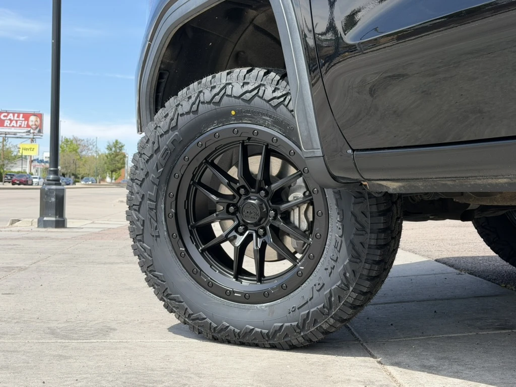 2025 GMC Sierra 1500 Equipped with Lock Off-Road Krawler Black