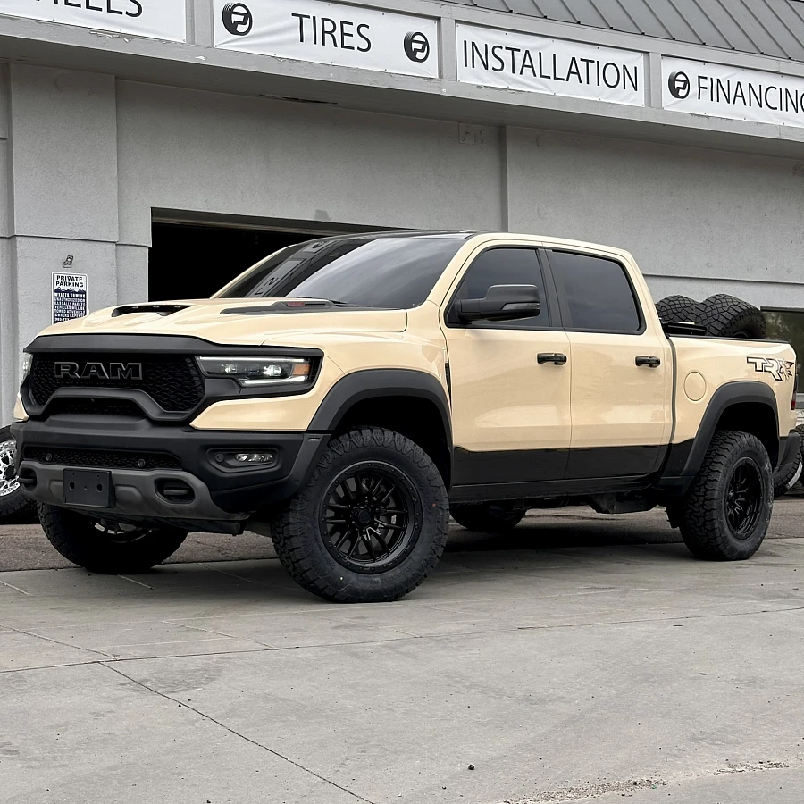 2025 RAM 1500 Running Lock Off-Road Krawler Black