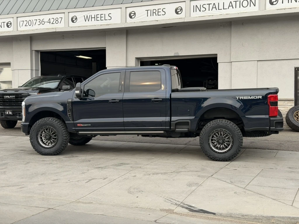 Lock Off-Road Krawler Charcoal Rim on 2025 Ford F-250