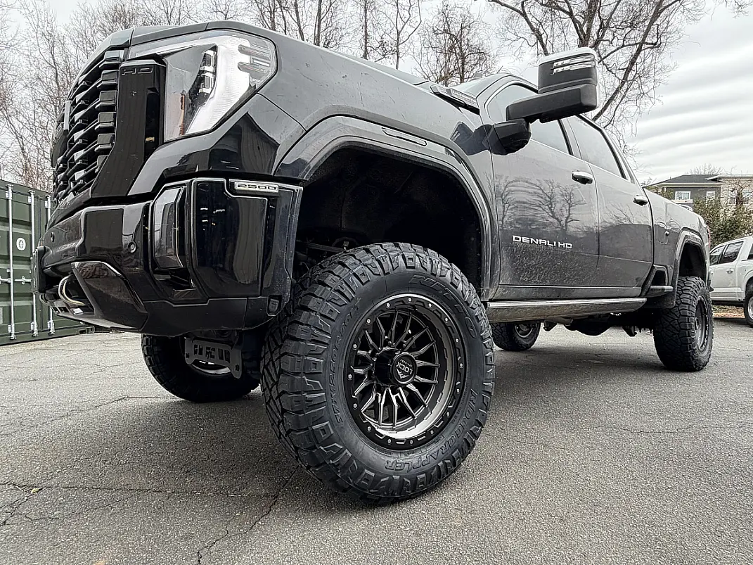Lock Off-Road Krawler Charcoal Rim on 2025 GMC Sierra 2500HD
