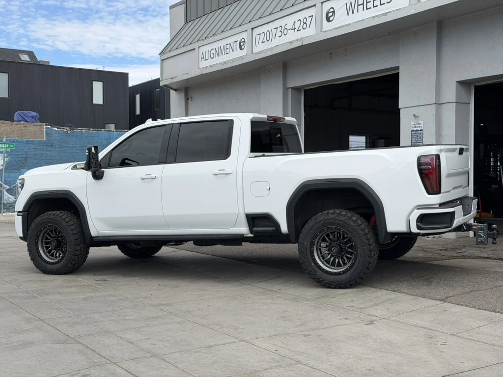 2026 GMC Sierra 2500HD Equipped with Lock Off-Road Krawler Charcoal