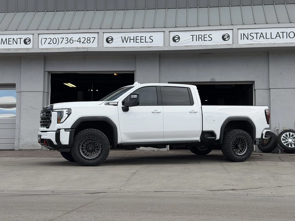 Lock Off-Road Krawler Charcoal on 2026 GMC Sierra 2500HD