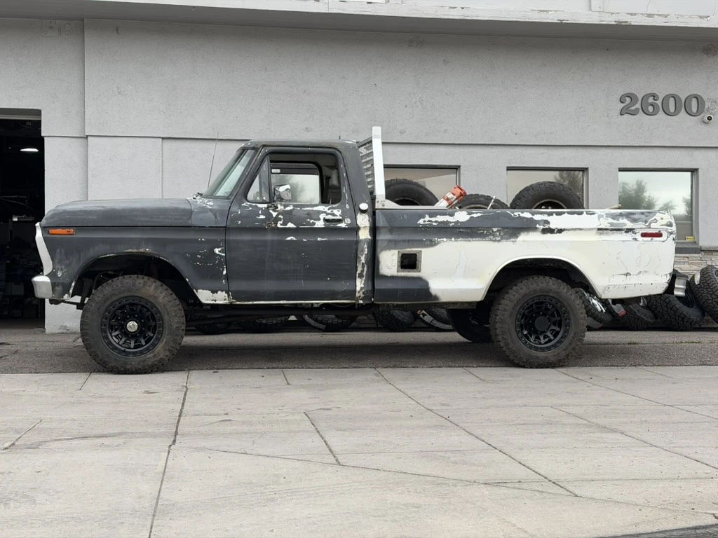 Black Lock Off-Road Lunatic Rim on 1980 Ford F-250
