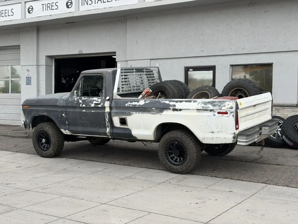 1980 Ford F-250 Running Lock Off-Road Lunatic Black