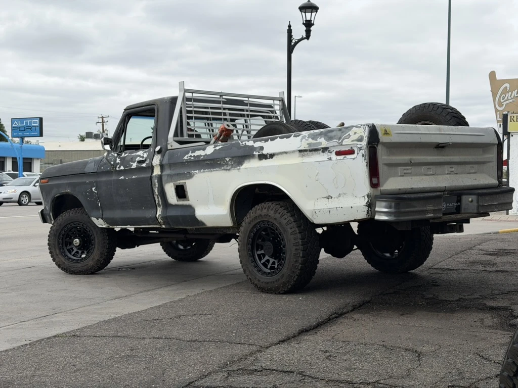 1980 Ford F-250 Lock Off-Road Lunatic Black Wheel