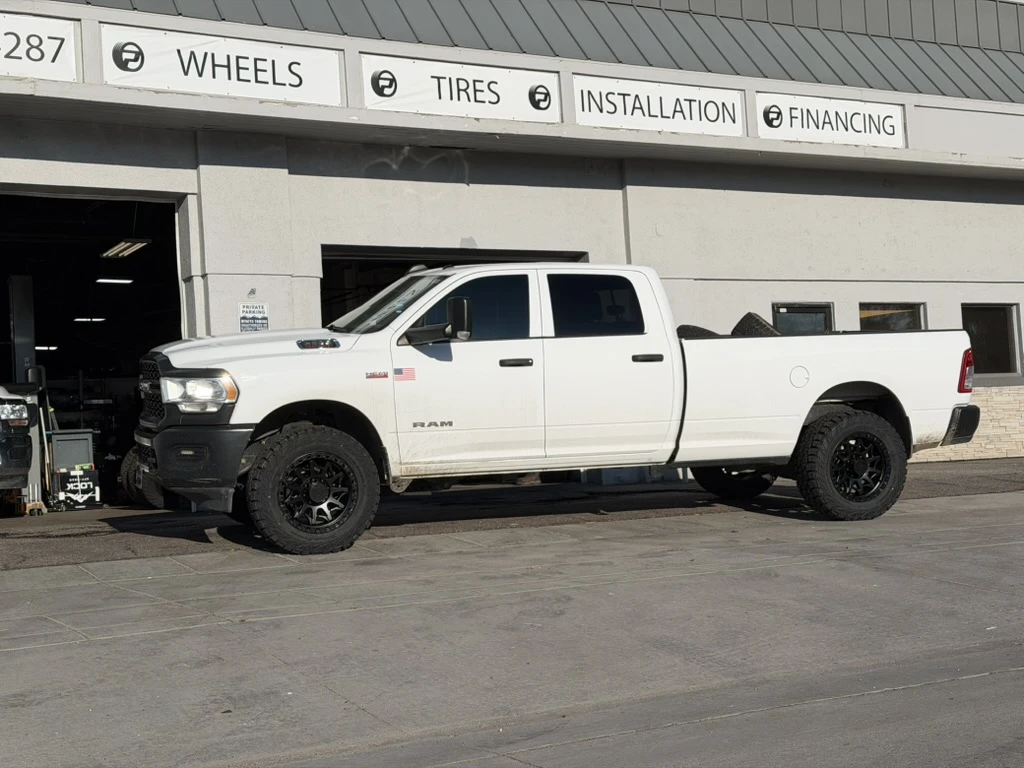 2024 RAM 2500 with Lock Off-Road Lunatic Black Wheels