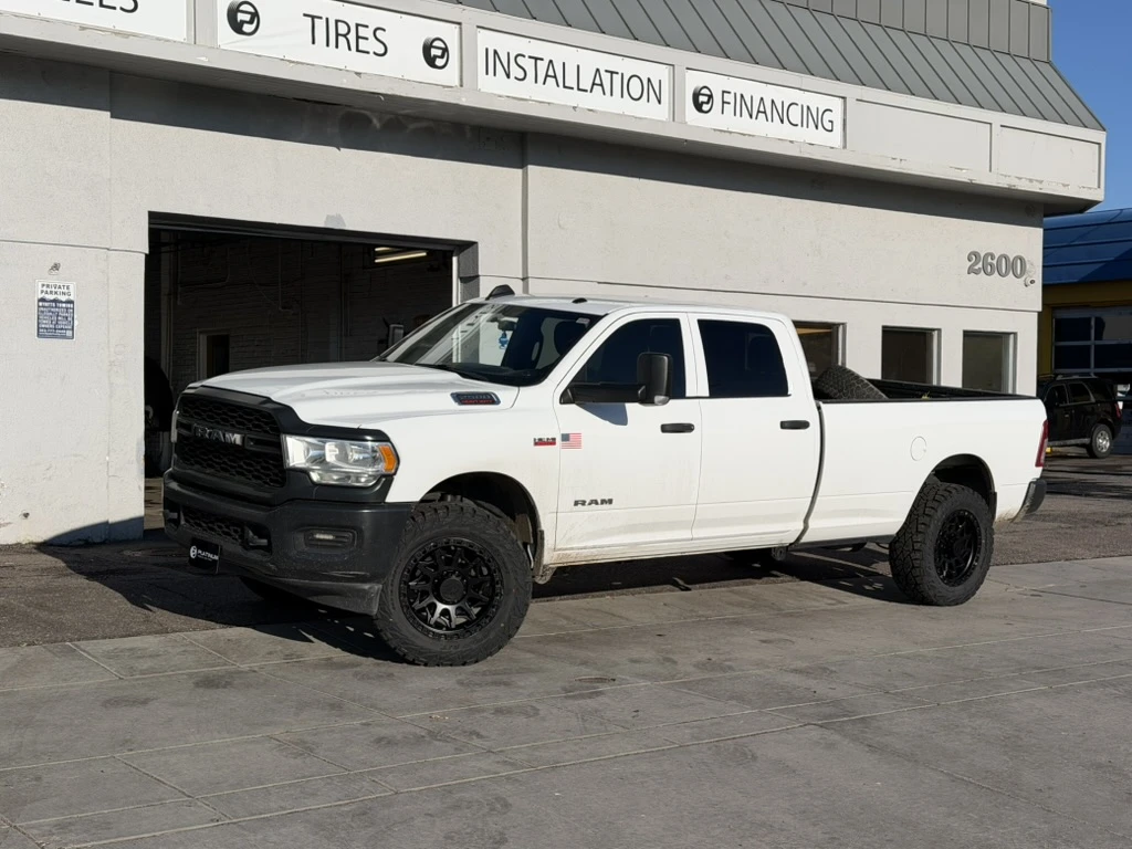 2024 RAM 2500 Running Lock Off-Road Lunatic Black