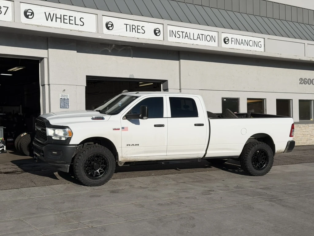 Black Lock Off-Road Lunatic on 2024 RAM 2500