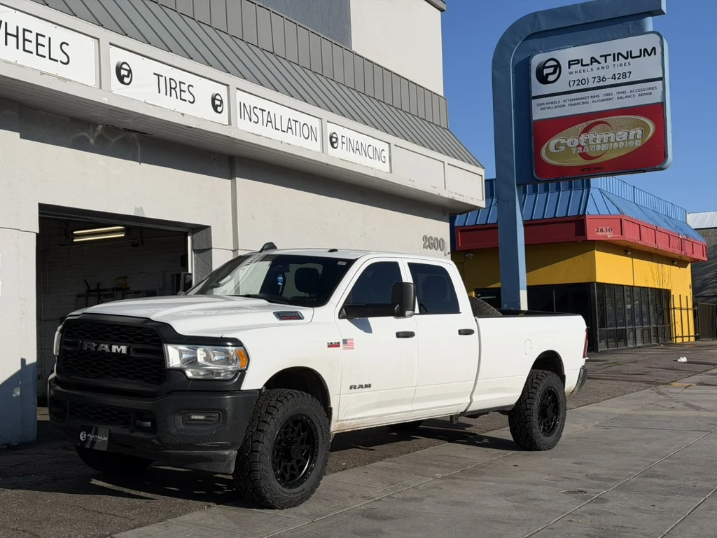 Lock Off-Road Lunatic Black on 2024 RAM 2500