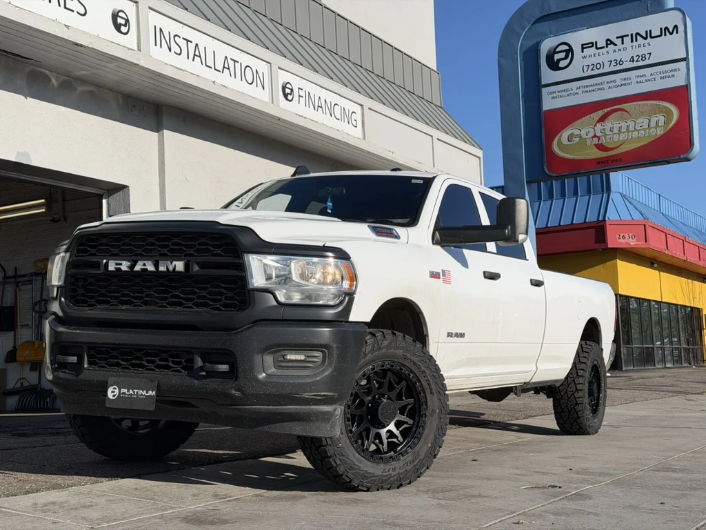 Lock Off-Road Lunatic Wheels in Black for 2024 RAM 2500
