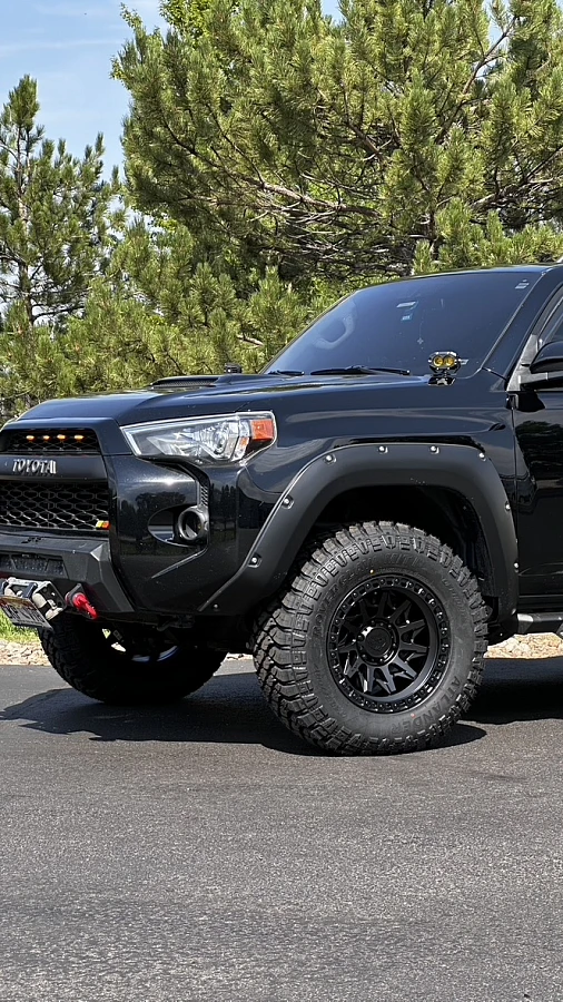 Lock Off-Road Black Lunatic Wheel on 2024 Toyota 4Runner