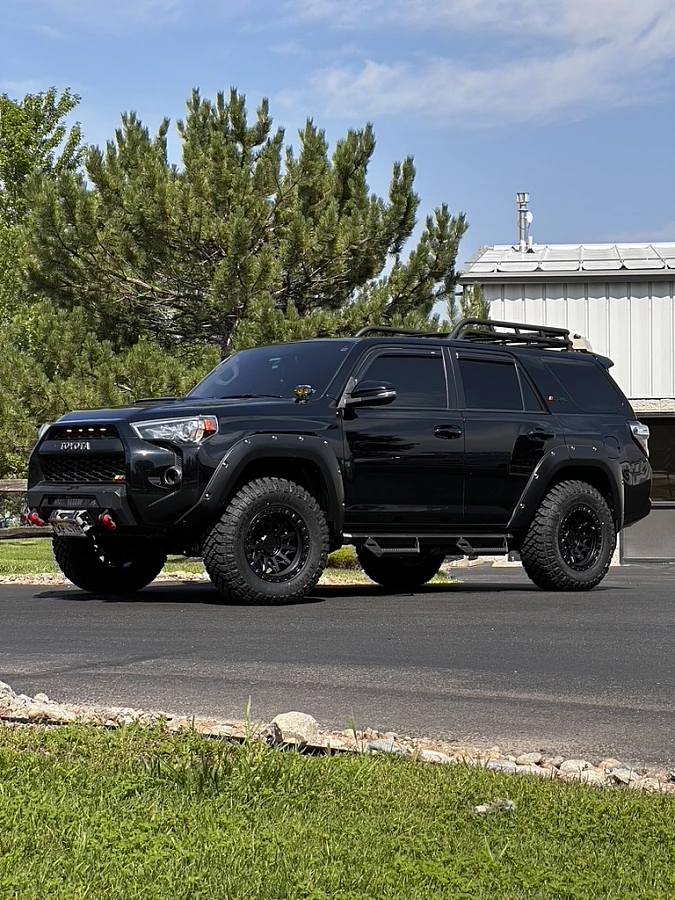 2024 Toyota 4Runner Lock Off-Road Lunatic Black Wheel