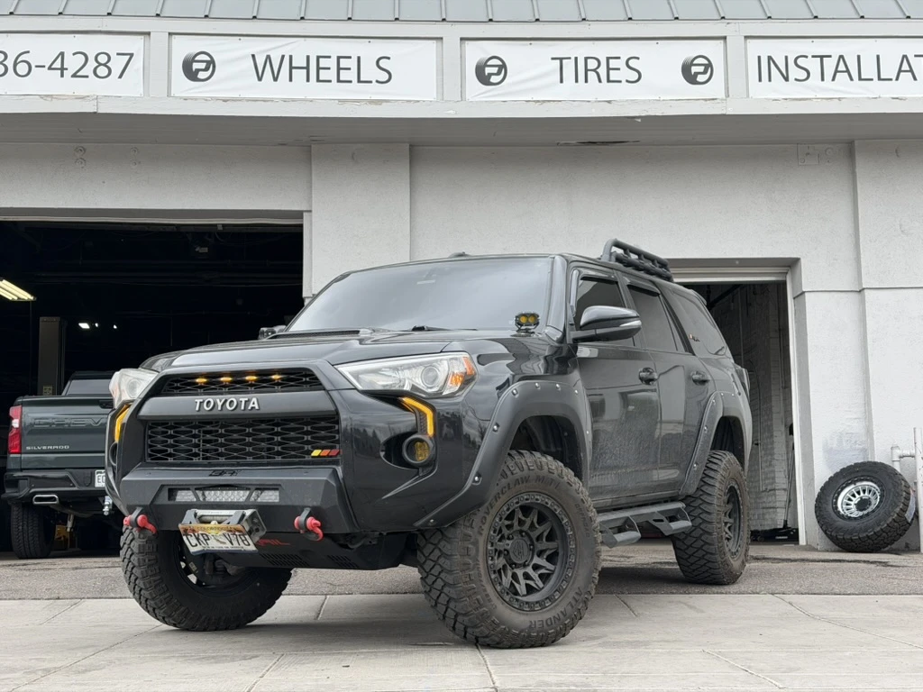 2024 Toyota 4Runner Lock Off-Road Lunatic Black Custom Wheels