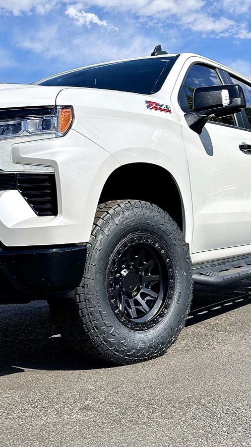 2025 Chevrolet Silverado 1500 with Lock Off-Road Lunatic Black Rims