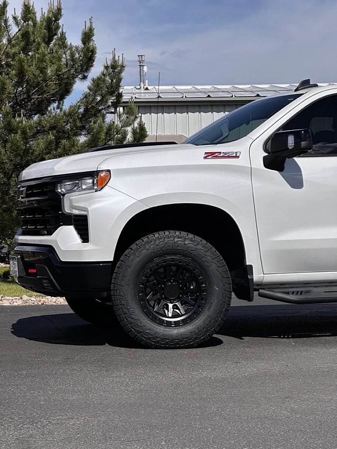 Black Lock Off-Road Lunatic on 2025 Chevrolet Silverado 1500