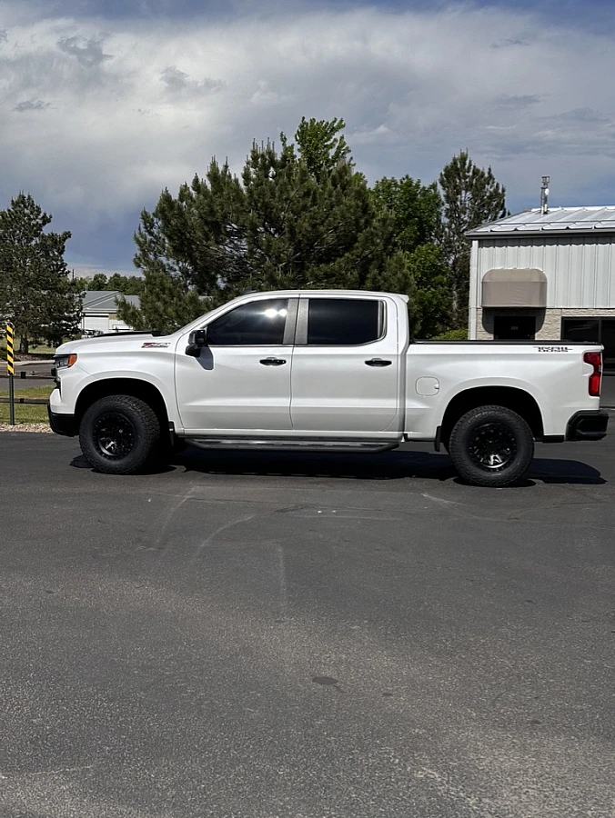 Lock Off-Road Lunatic Black on 2025 Chevrolet Silverado 1500