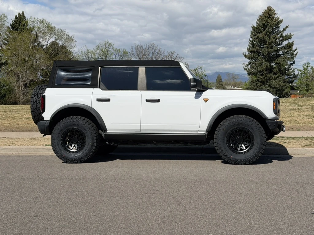 Black Lock Off-Road Lunatic on 2025 Ford Bronco