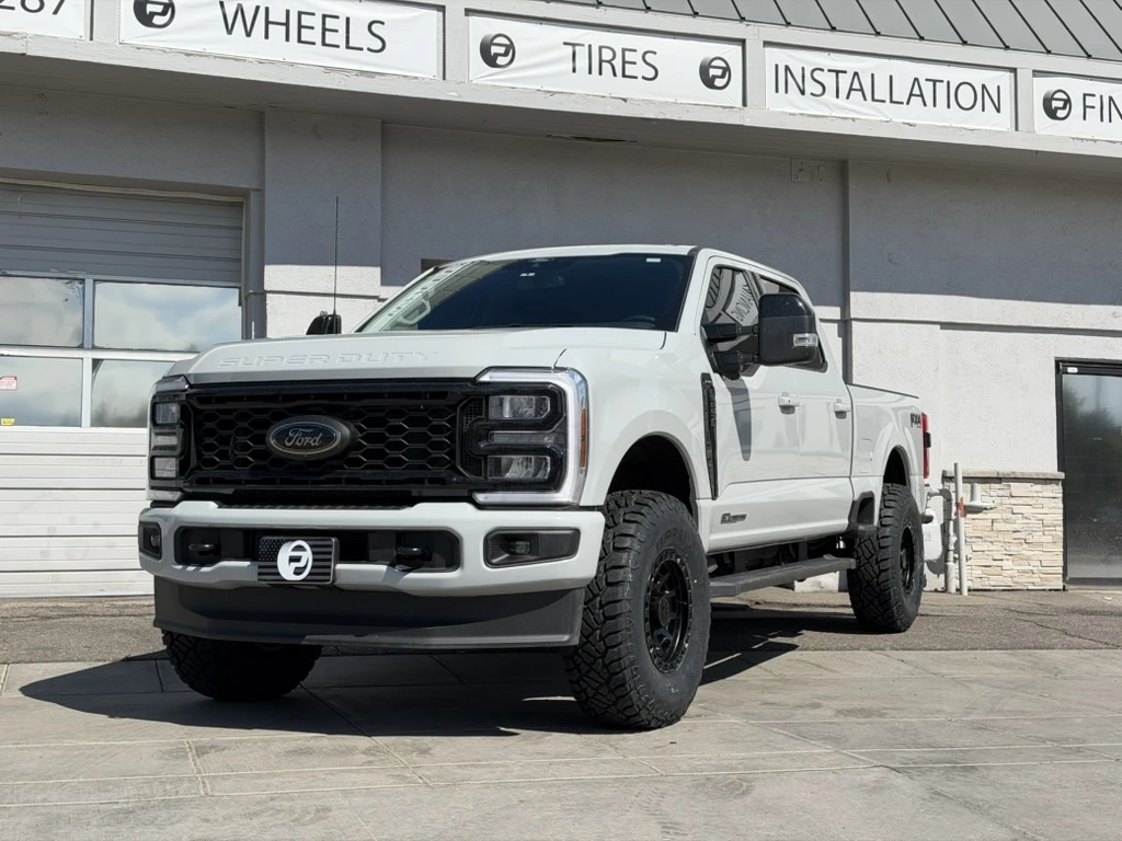 2025 Ford F-250 with Lock Off-Road Lunatic Black Rims