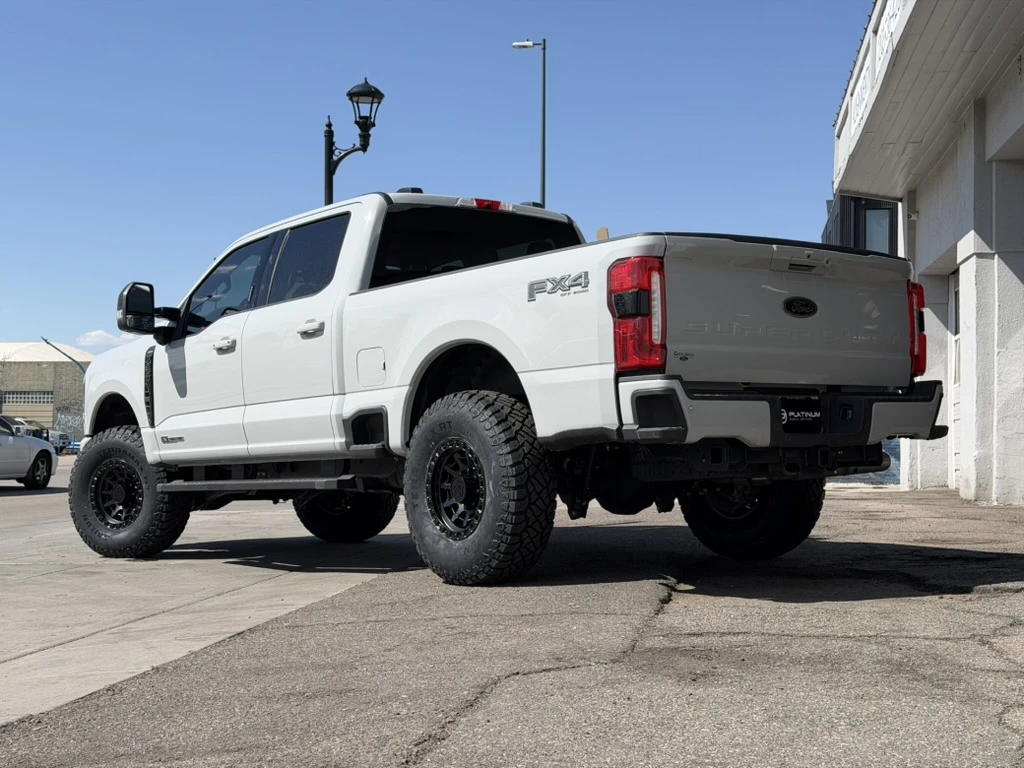 2025 Ford F-250 Running Lock Off-Road Lunatic Black