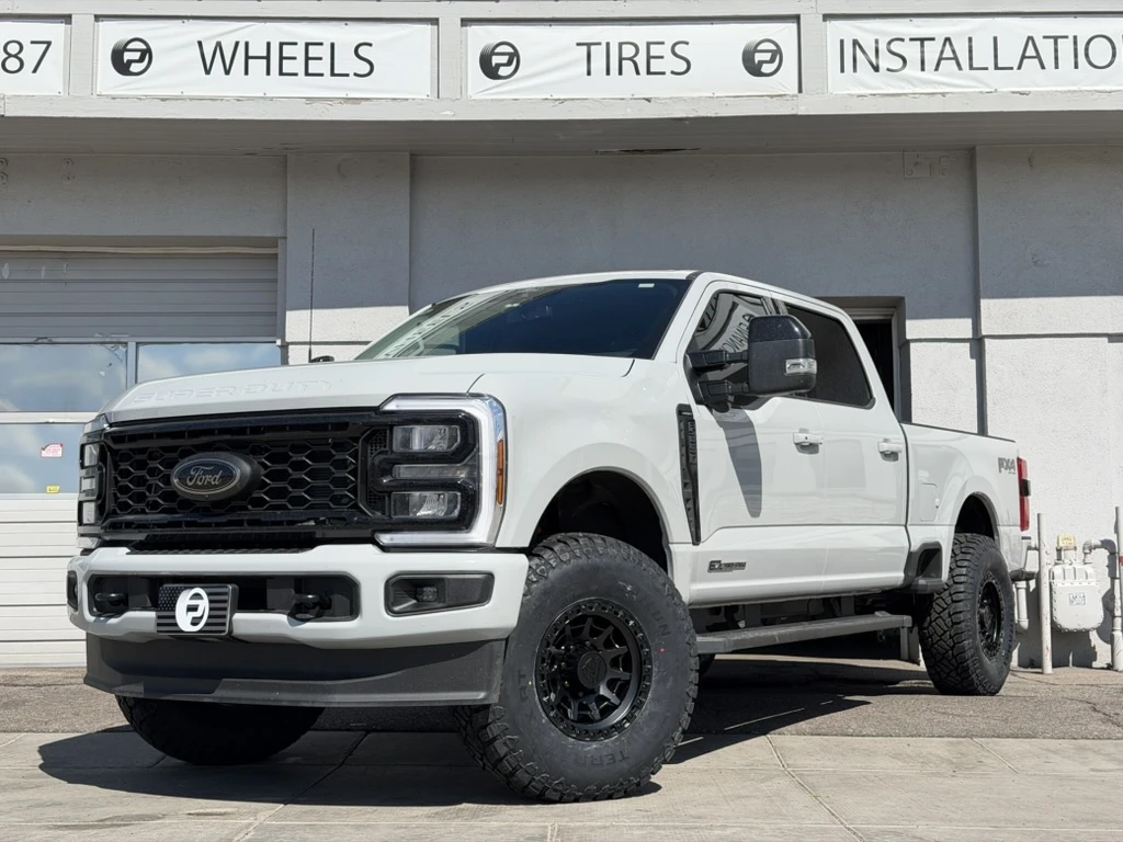 2025 Ford F-250 Lock Off-Road Lunatic Black Custom Wheels