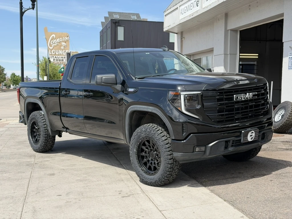 2025 GMC Sierra 1500 Lock Off-Road Lunatic Black Wheel