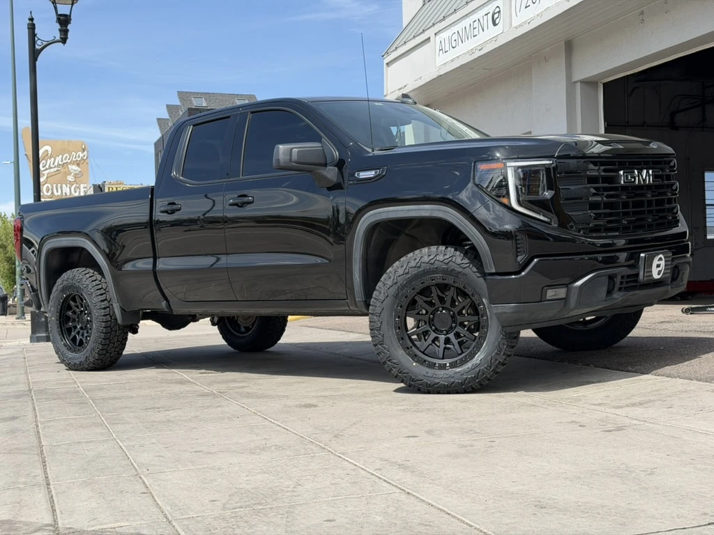 2025 GMC Sierra 1500 Lock Off-Road Lunatic Black Custom Wheels