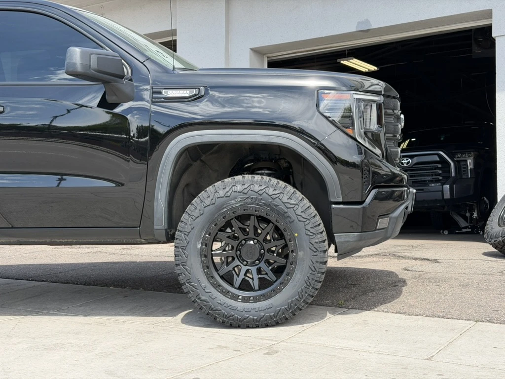 Lock Off-Road Lunatic Black on 2025 GMC Sierra 1500