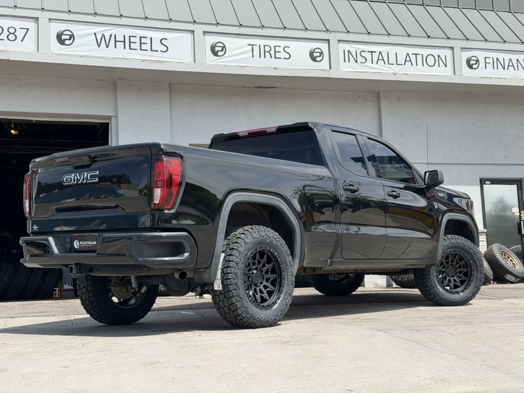 2025 GMC Sierra 1500 Running Lock Off-Road Lunatic Black