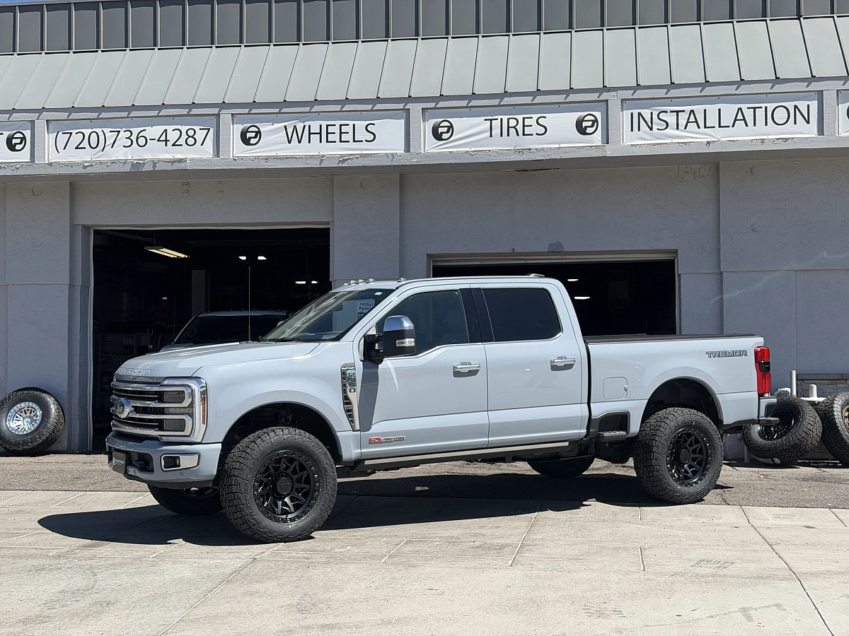 2026 Ford F-350 Equipped with Lock Off-Road Lunatic Black