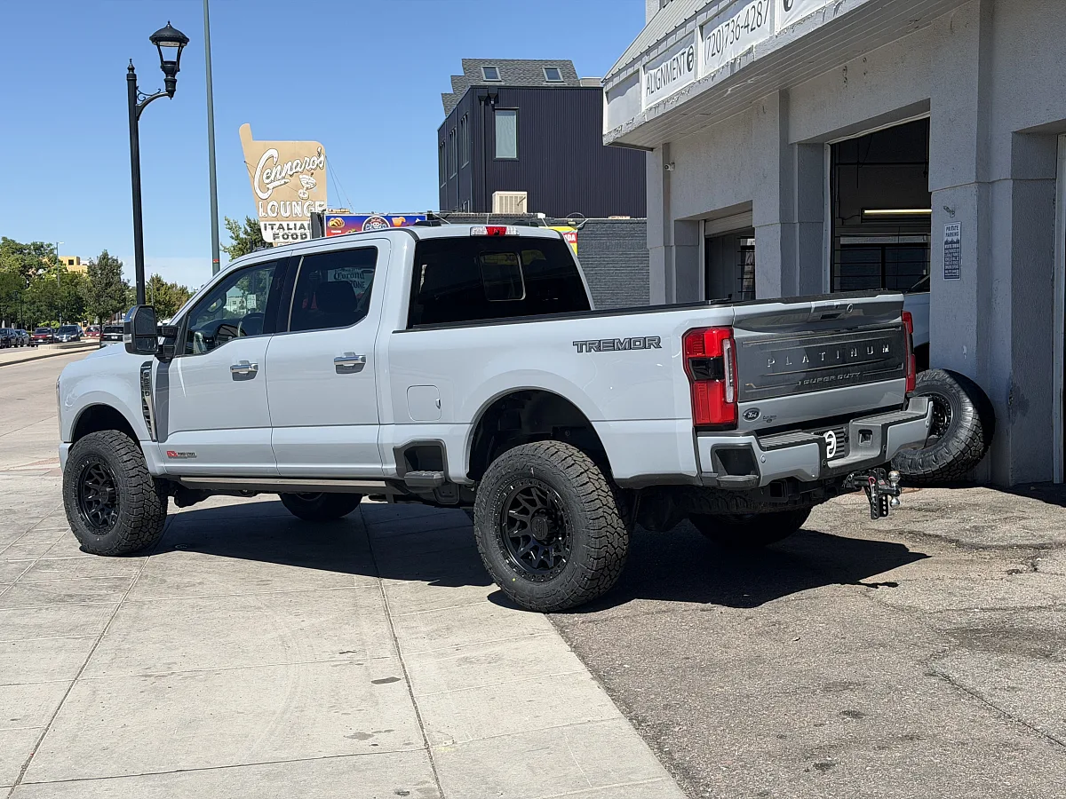 2026 Ford F-350 Lock Off-Road Lunatic Black Wheel