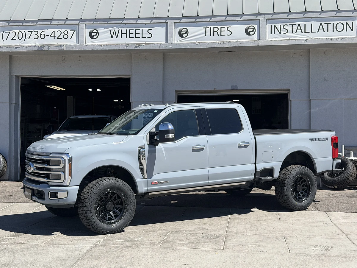 Lock Off-Road Lunatic Wheels in Black for 2026 Ford F-350