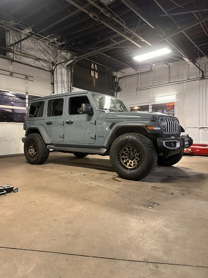 Bronze Lock Off-Road Lunatic on 2024 Jeep Wrangler