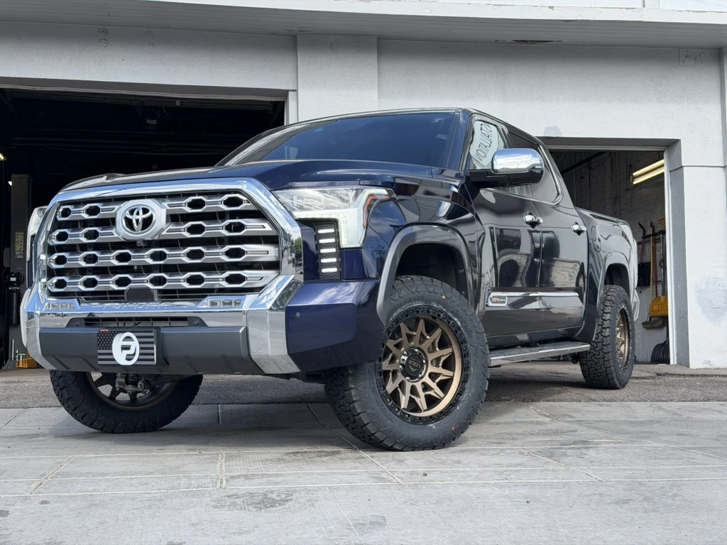 2025 Toyota Tundra Running Lock Off-Road Lunatic Bronze