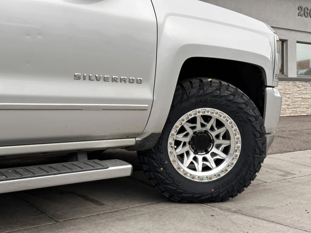 2018 Chevrolet Silverado 1500 Lock Off-Road Lunatic Polished Silver Wheel