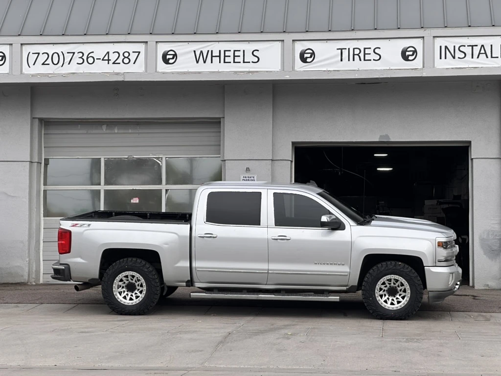 Polished Silver Lock Off-Road Lunatic on 2018 Chevrolet Silverado 1500