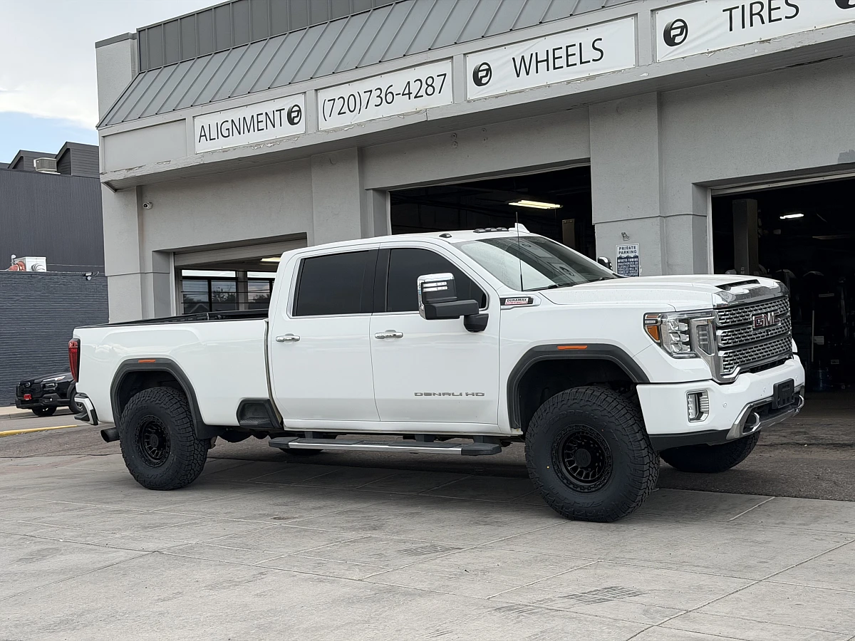 2020 GMC Sierra 2500HD with Lock Off-Road Mojave Black Wheels