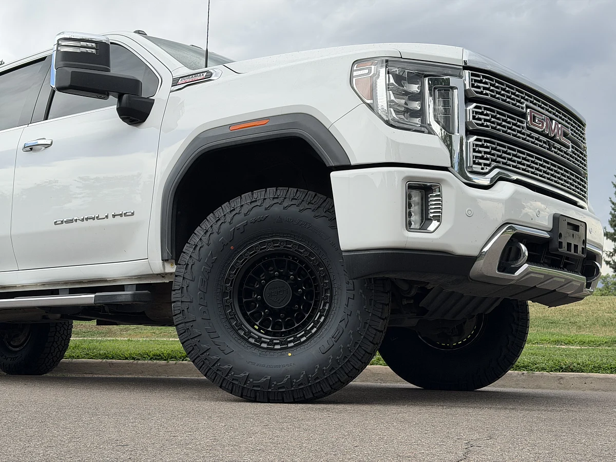 2020 GMC Sierra 2500HD with Lock Off-Road Mojave Black Rims