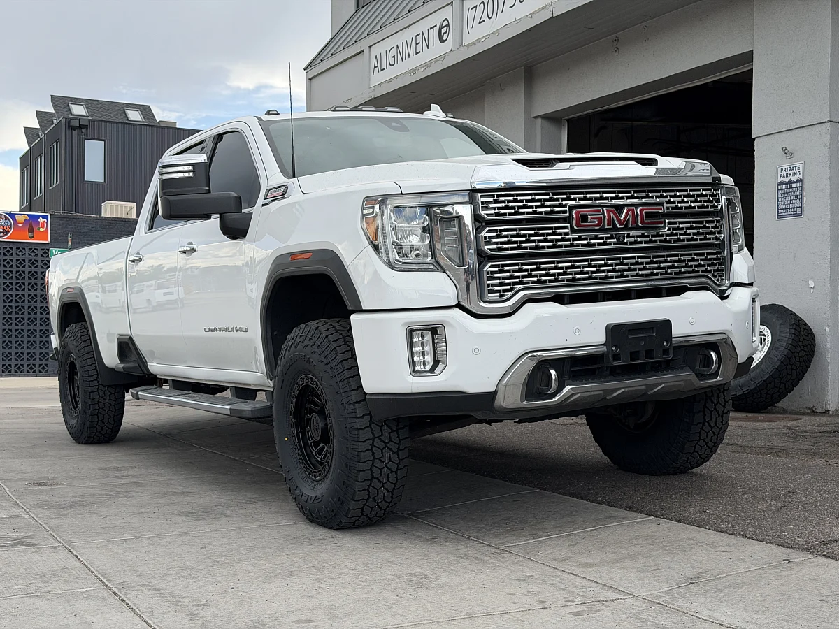 Black Lock Off-Road Mojave on 2020 GMC Sierra 2500HD