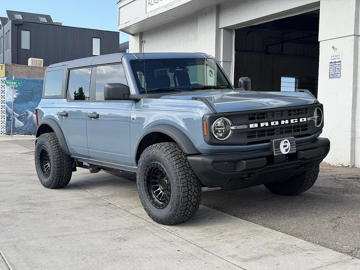 2024 Ford Bronco with Black Lock Off-Road Mojave Rims