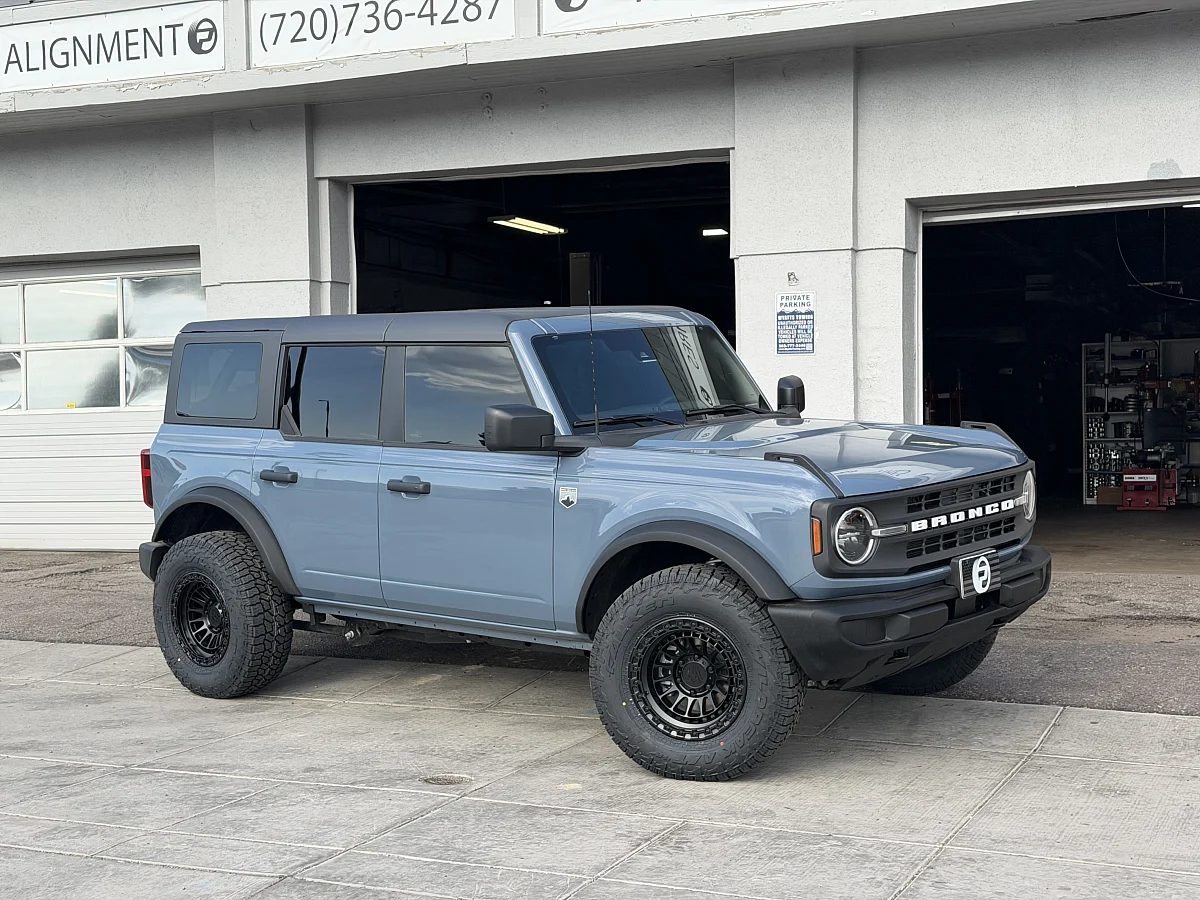 Black Lock Off-Road Mojave on 2024 Ford Bronco