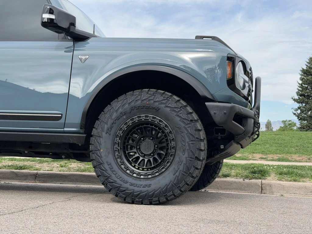 Black Lock Off-Road Mojave on 2025 Ford Bronco