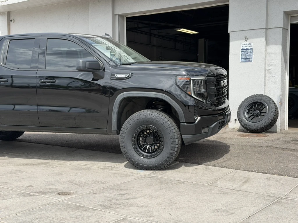 Black Lock Off-Road Mojave on 2025 GMC Sierra 1500